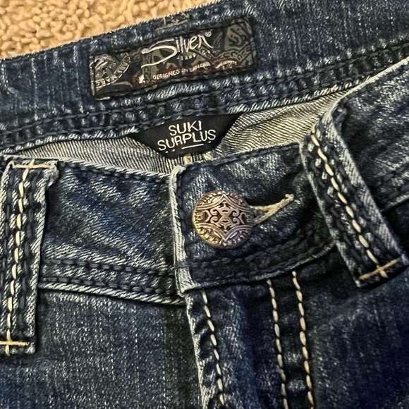 SILVER Suki Surplus Medium Wash Jeans - Picture 5 of 10